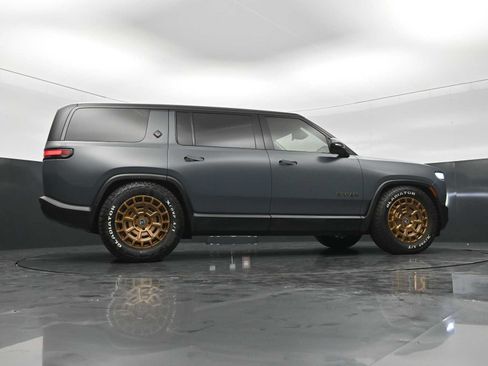 Used 2025 Rivian R1S Premium AWD/4WD image 43