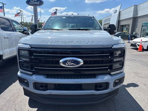 Used 2025 Ford F250 Platinum AWD/4WD image 2