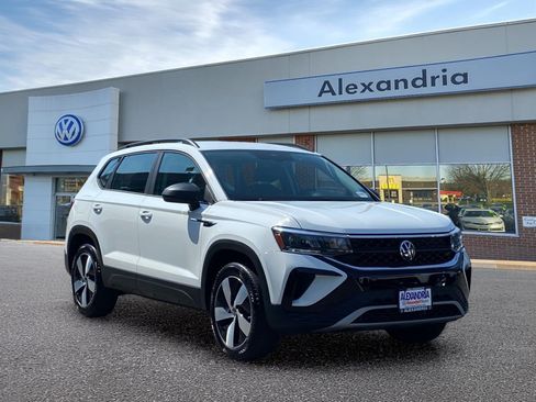 Used 2024 Volkswagen Taos S AWD/4WD image 1
