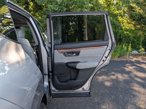 Used 2018 Honda CR-V EX image 12