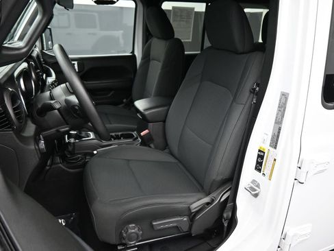 Used 2022 Jeep Wrangler Unlimited Sport AWD/4WD image 13