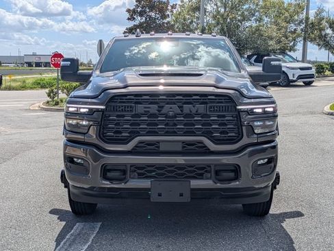 Used 2025 RAM 3500 Limited AWD/4WD image 9
