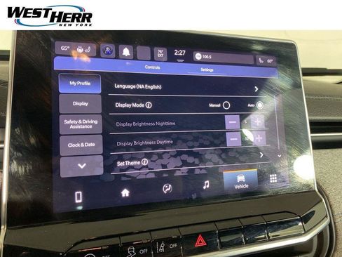 Used 2022 Jeep Compass Latitude w/ Convenience Group AWD/4WD image 3