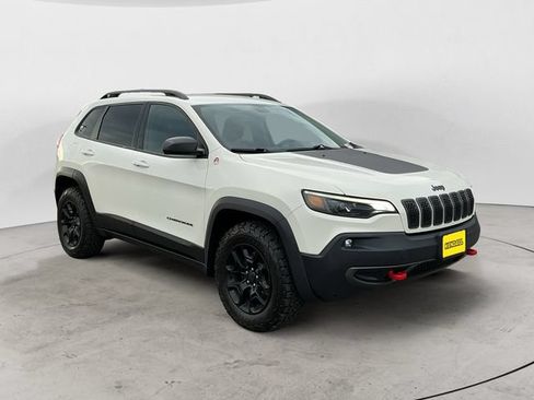 Used 2019 Jeep Cherokee Trailhawk w/ Comfort & Convenience Group AWD/4WD image 3