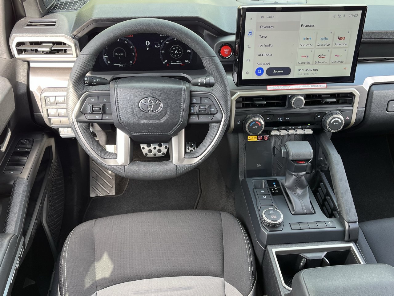 Used 2025 Toyota Tacoma TRD Sport w/ TRD Sport Upgrade Package RWD image 5