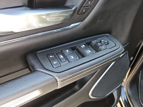 Used 2025 RAM 1500 Laramie AWD/4WD image 21