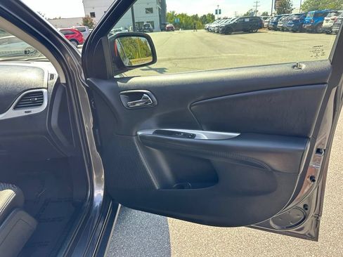 Used 2020 Dodge Journey SE FWD image 15