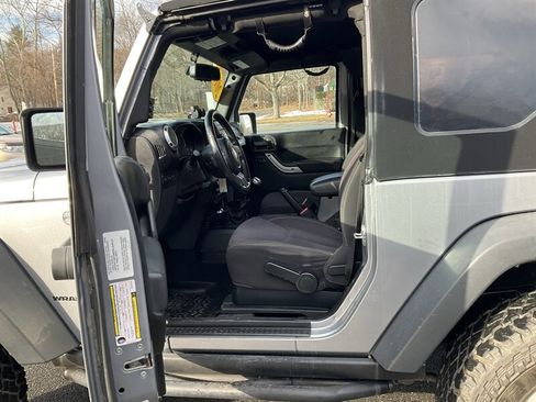 Used 2013 Jeep Wrangler Rubicon w/ PWR Convenience Group image 18