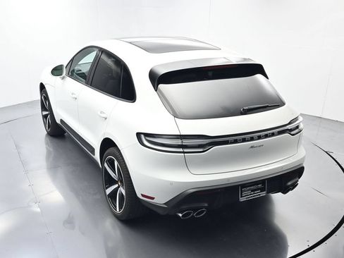 Certified 2025 Porsche Macan AWD/4WD image 37