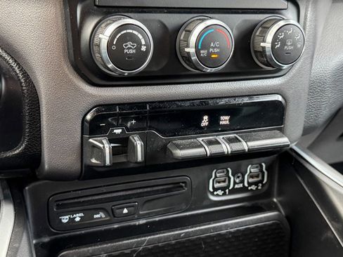 Used 2019 RAM 1500 Big Horn AWD/4WD image 33