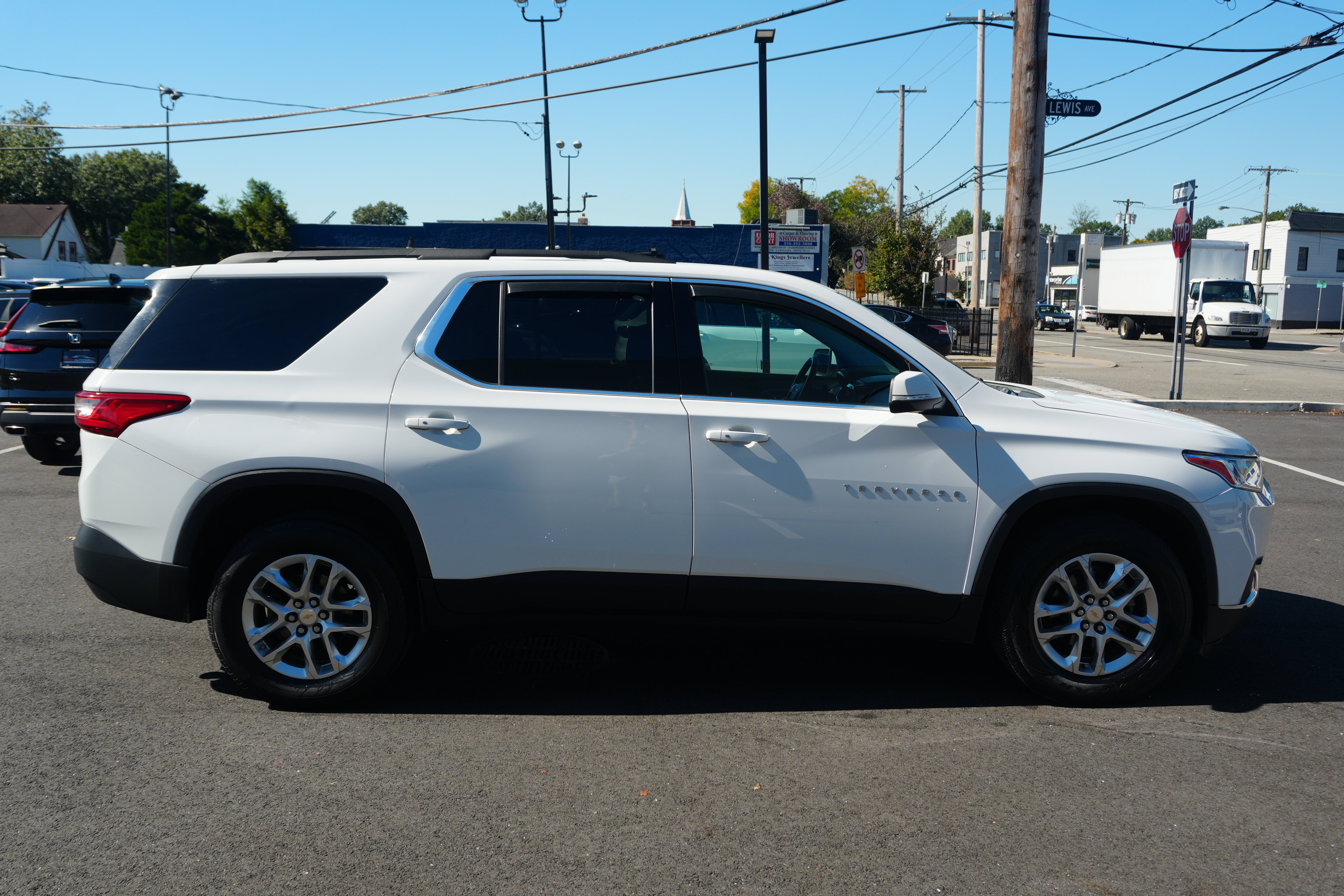 Used 2021 Chevrolet Traverse LT AWD/4WD image 6
