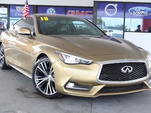 Used 2018 INFINITI Q60 3.0t Luxe RWD image 2