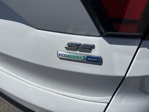Used 2017 Ford Escape SE AWD/4WD image 4