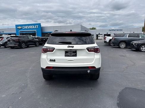 Used 2018 Jeep Compass Latitude w/ Popular Equipment Group AWD/4WD image 4