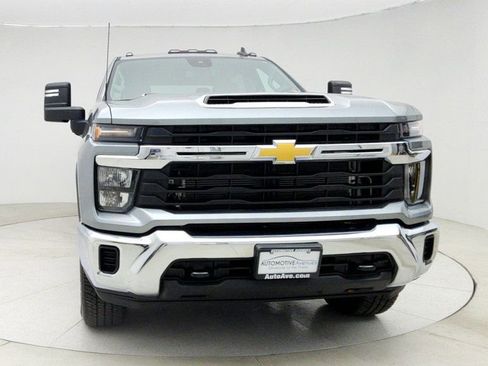 Used 2024 Chevrolet Silverado 2500 LT w/ Z71 Off-Road Package image 2