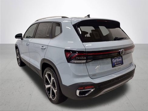New 2026 Volkswagen Taos SEL AWD/4WD image 10