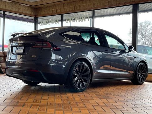 Used 2022 Tesla Model X Plaid image 11
