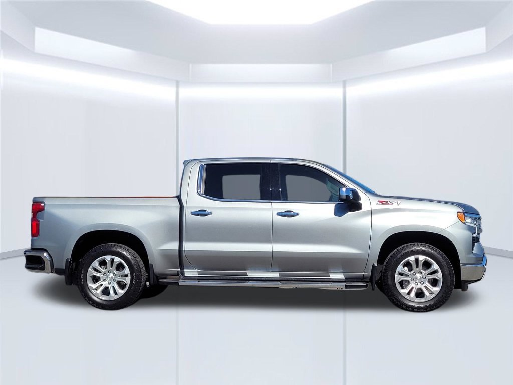 Used 2024 Chevrolet Silverado 1500 LTZ AWD/4WD image 3