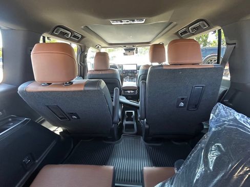 Used 2025 Lexus GX 550 AWD/4WD image 15