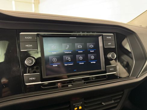 Used 2021 Volkswagen Jetta SE image 21