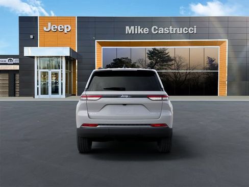 New 2026 Jeep Grand Cherokee Limited w/ Limited Altitude Package AWD/4WD image 7