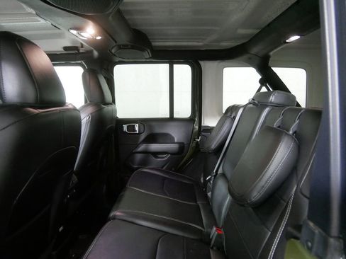 Used 2023 Jeep Wrangler Unlimited Sahara w/ Cold Weather Group image 17