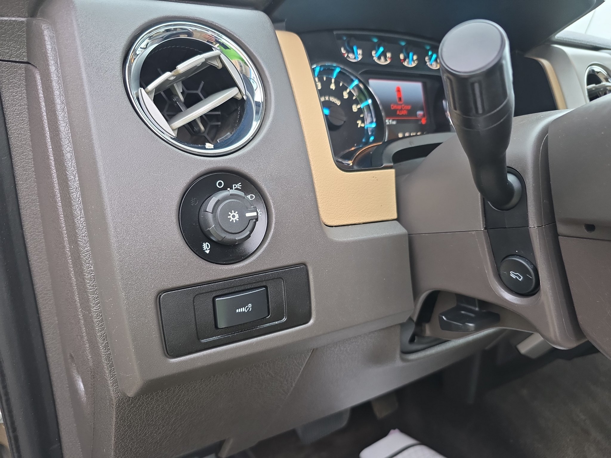 Used 2014 Ford F150 XLT w/ Equipment Group 302A Luxury RWD image 14