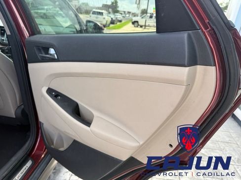 Used 2016 Hyundai Tucson Limited w/ Option Group 03 FWD image 11