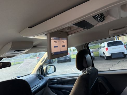 Used 2011 Dodge Grand Caravan Crew w/ Safety Sphere Group image 26