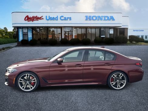 Used 2021 BMW M550i xDrive w/ Executive Package image 2