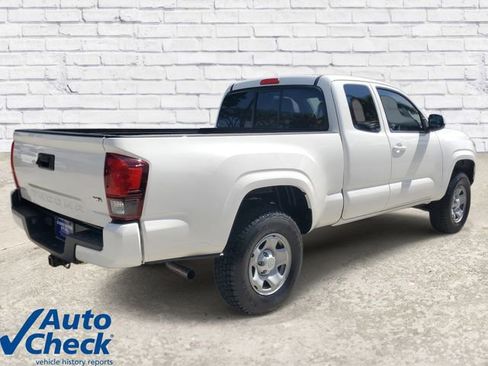 Used 2022 Toyota Tacoma SR RWD image 4