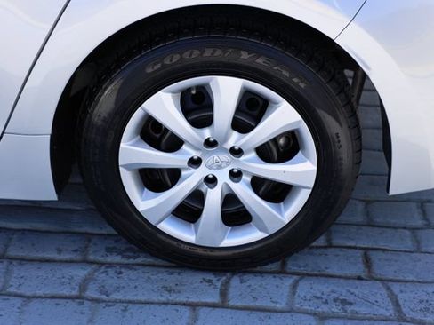 Used 2023 Toyota Corolla LE FWD image 38