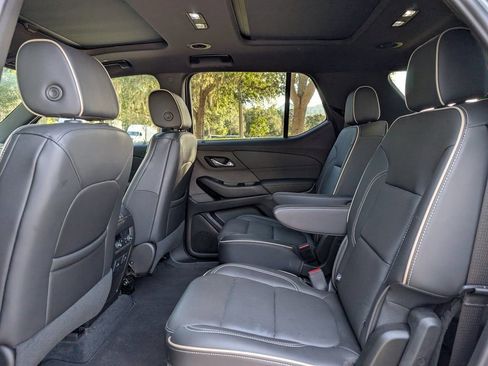 Used 2023 Chevrolet Traverse Premier image 16