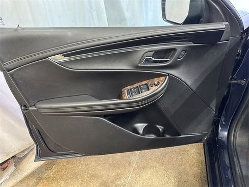 Certified 2015 Chevrolet Impala LT w/ Convenience Package image 20