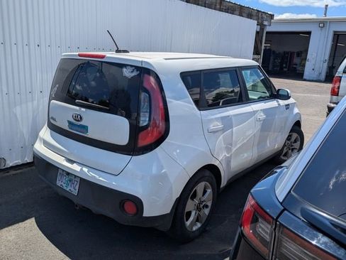 Used 2018 Kia Soul FWD image 6