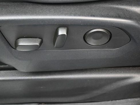 Used 2023 Chevrolet Suburban Premier image 24