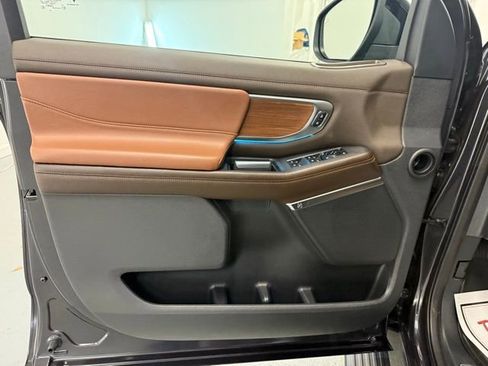 Used 2025 Ford Expedition King Ranch image 14