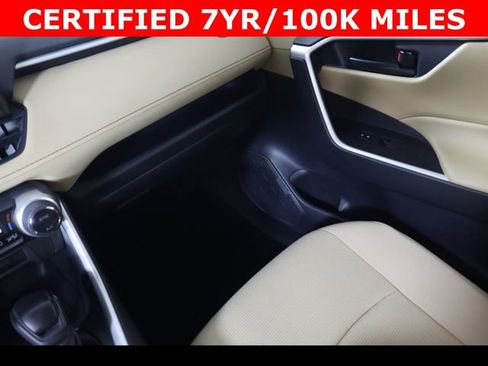 Used 2021 Toyota RAV4 LE image 20
