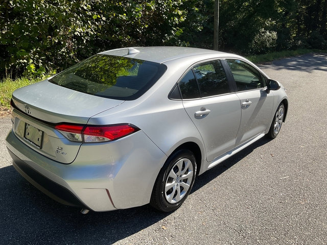 Used 2026 Toyota Corolla LE FWD image 6