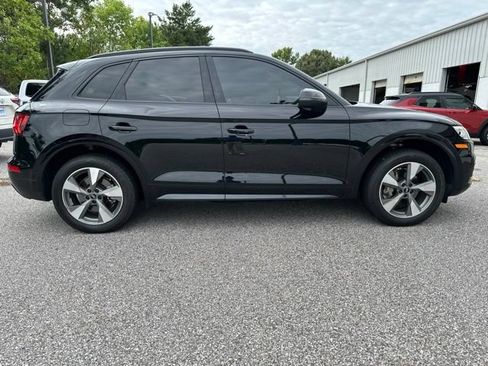 Used 2020 Audi Q5 2.0T Premium w/ Titanium Sport Package AWD/4WD image 5