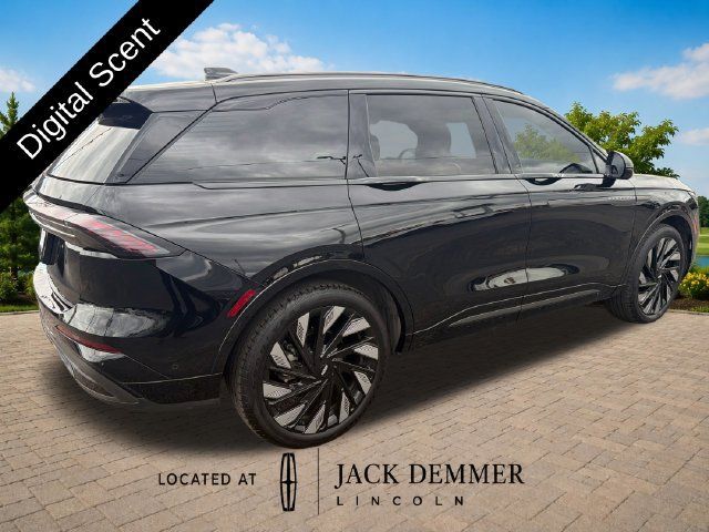 Certified 2024 Lincoln Nautilus Reserve w/ Equipment Group 202A AWD/4WD image 7