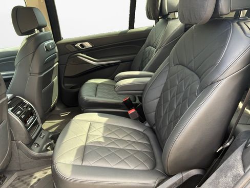 Used 2023 BMW X7 xDrive40i w/ Premium Package AWD/4WD image 13