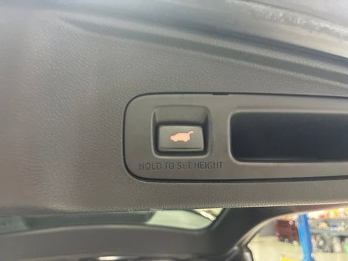Used 2017 Honda CR-V Touring image 18