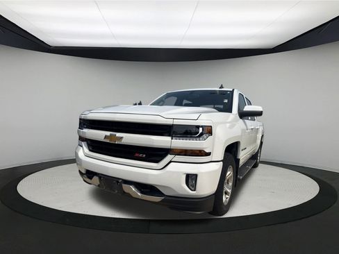 Used 2018 Chevrolet Silverado 1500 LT w/ All Star Edition image 3