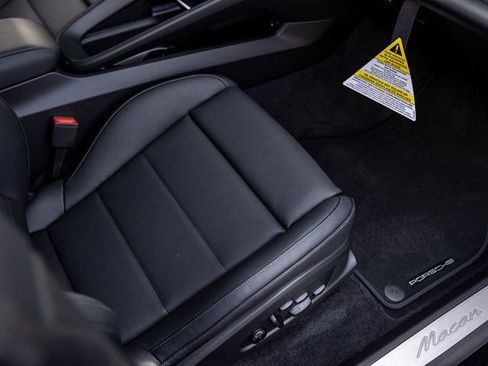 New 2025 Porsche Macan Electric image 34