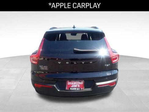 Used 2022 Volvo XC40 T5 R-Design image 9