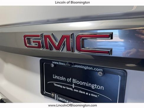 Used 2024 GMC Yukon Denali AWD/4WD image 32