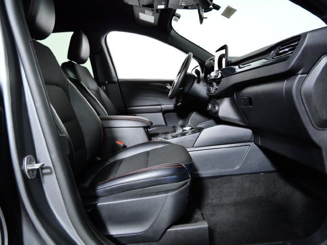 Certified 2025 Ford Escape ST-Line AWD/4WD image 9