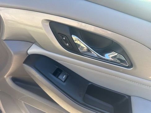 Used 2018 Chevrolet Traverse LT w/ LPO, Floor Liner Package image 39