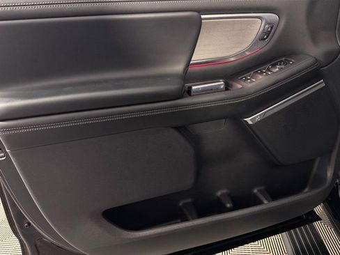 Used 2025 Ford Expedition Platinum image 26